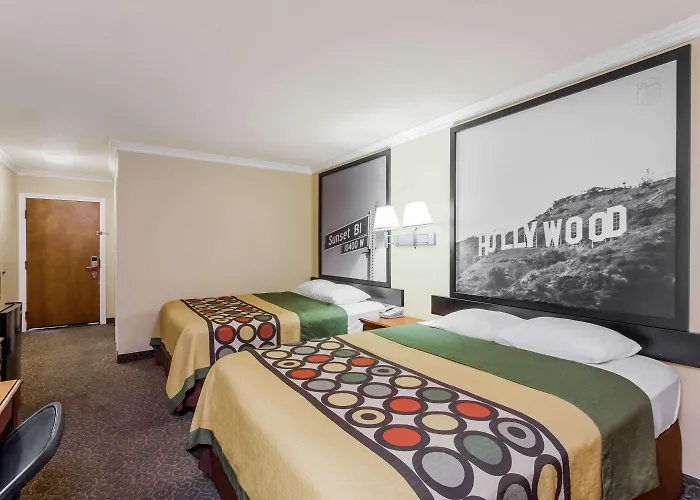 Super 8 By Wyndham Los Angeles Downtown