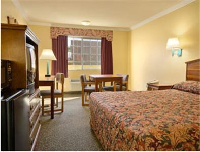Super 8 By Wyndham Angeles Downtown Los Angeles